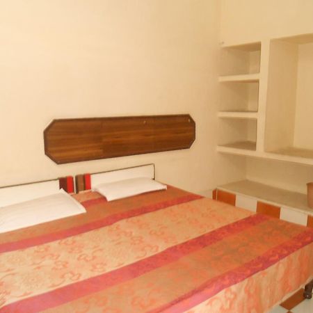 Gaurav Guest House Mathura Zewnętrze zdjęcie