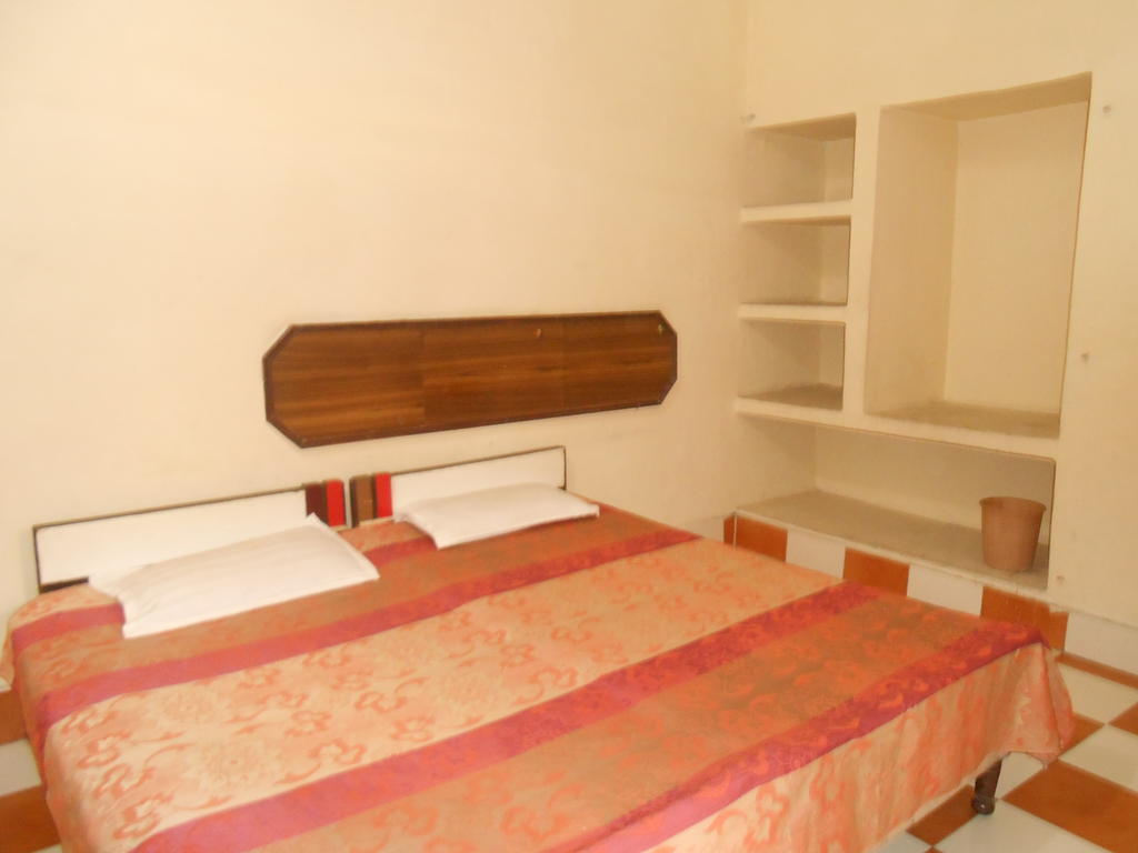 Gaurav Guest House Mathura Zewnętrze zdjęcie