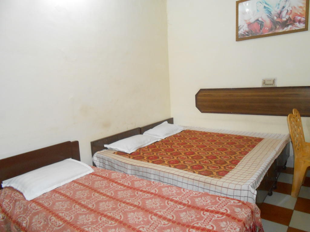 Gaurav Guest House Mathura Zewnętrze zdjęcie